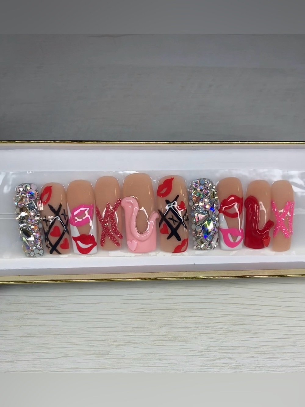 Valentines Day Acrylic Press-On Nails
